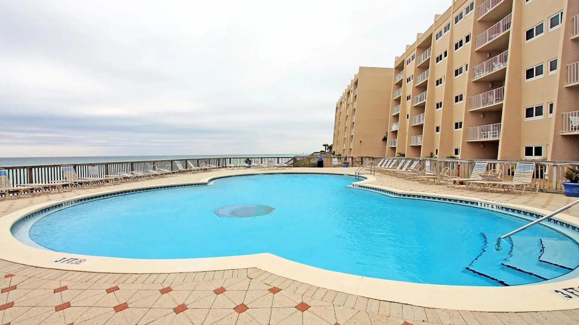 Beach House 702A-By Holiday Isle Properties Destin Apartment
