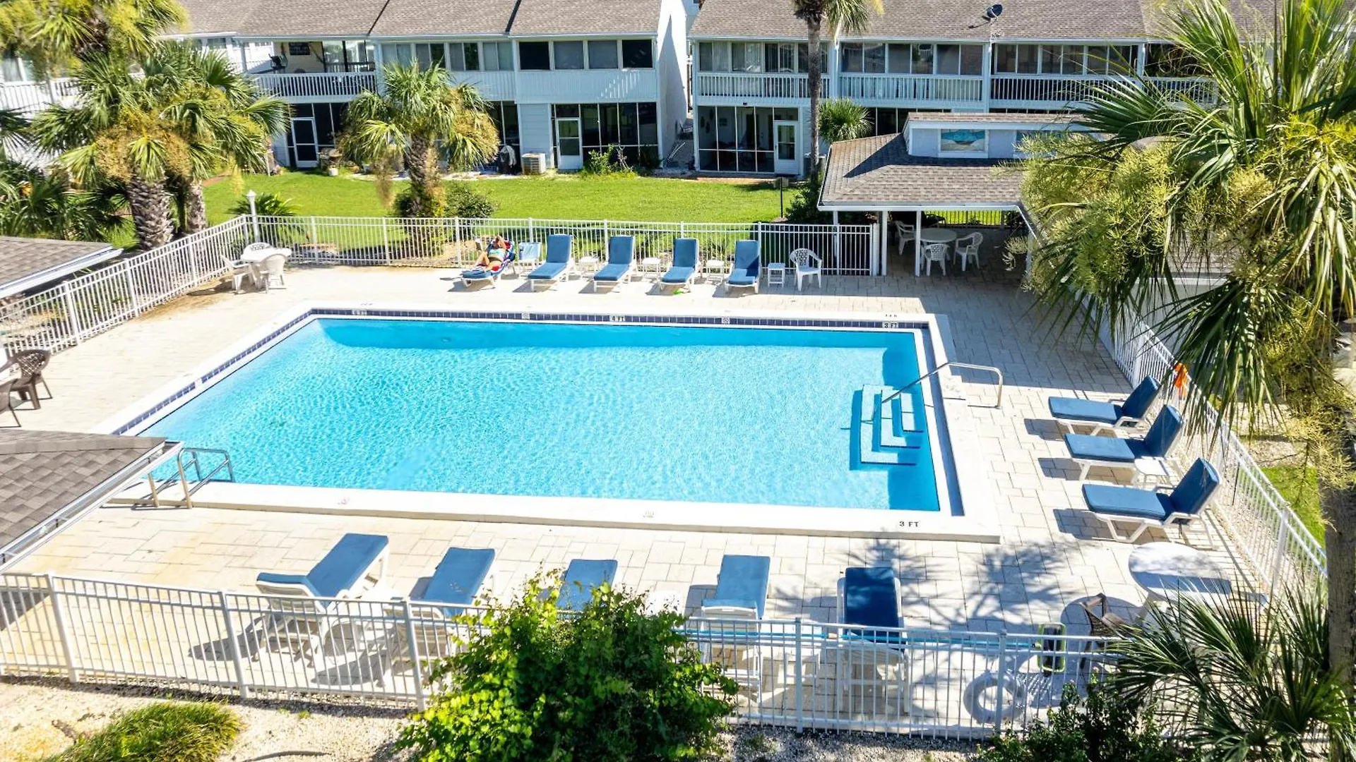 Beach House 702A-By Holiday Isle Properties Destin Apartment